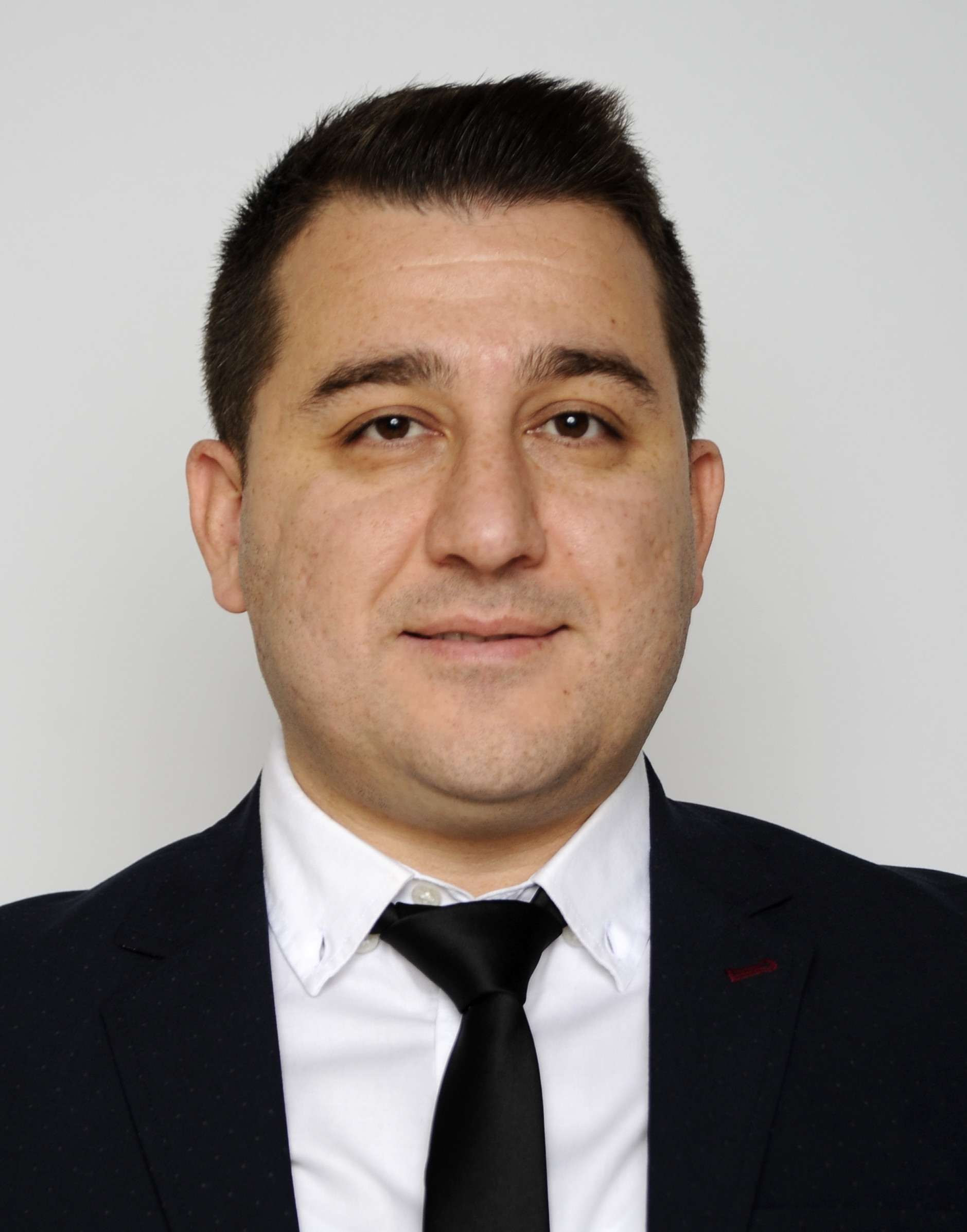 Hikmet AYŞİN